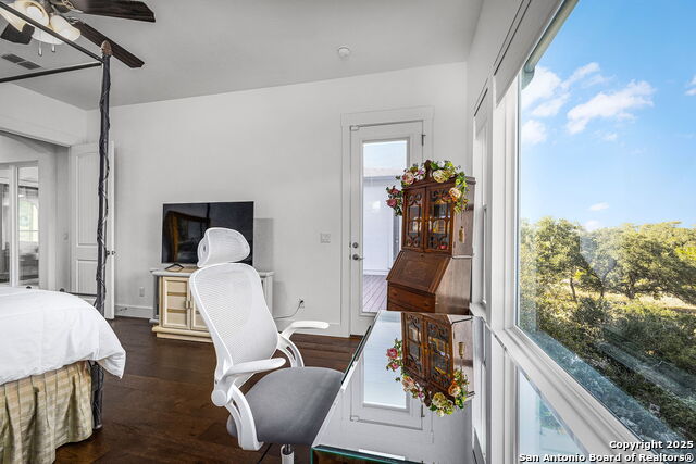 Listing photo id 19 for 365 Butternut