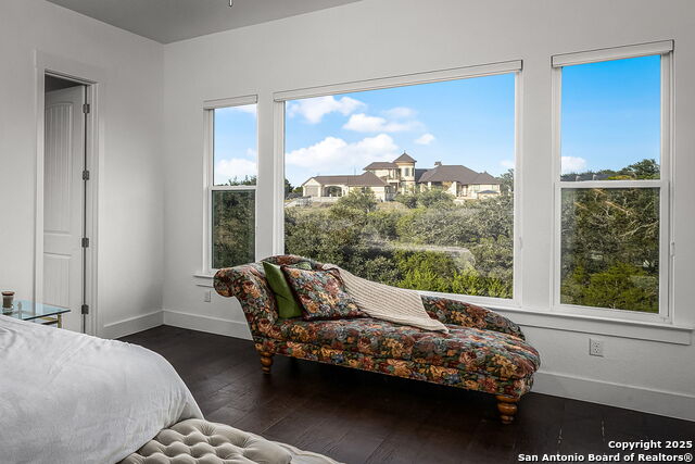 Listing photo id 25 for 365 Butternut