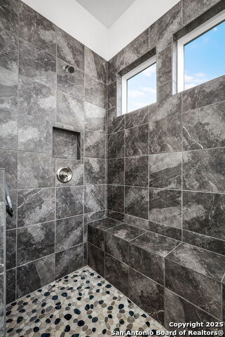 Listing photo id 29 for 365 Butternut