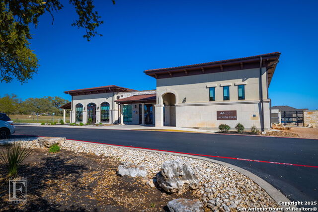 Listing photo id 40 for 365 Butternut