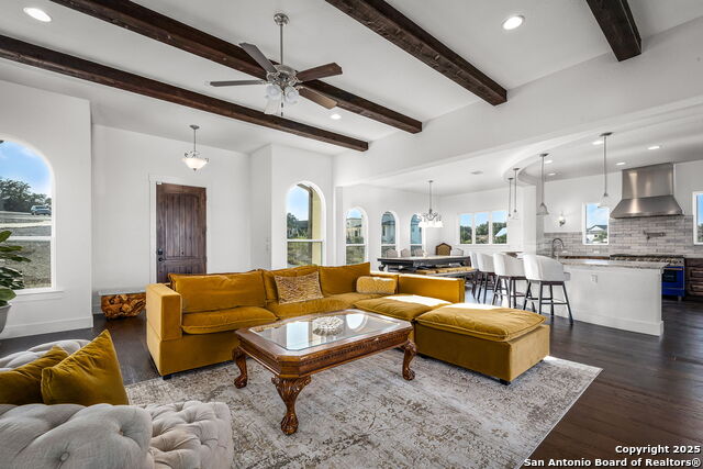 Listing photo id 4 for 365 Butternut