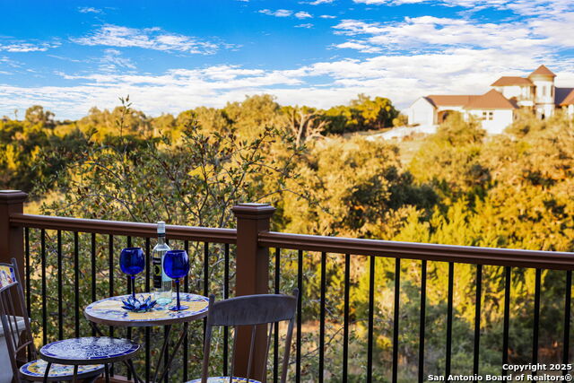 Listing photo id 6 for 365 Butternut