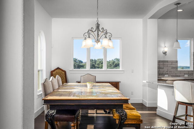 Listing photo id 7 for 365 Butternut