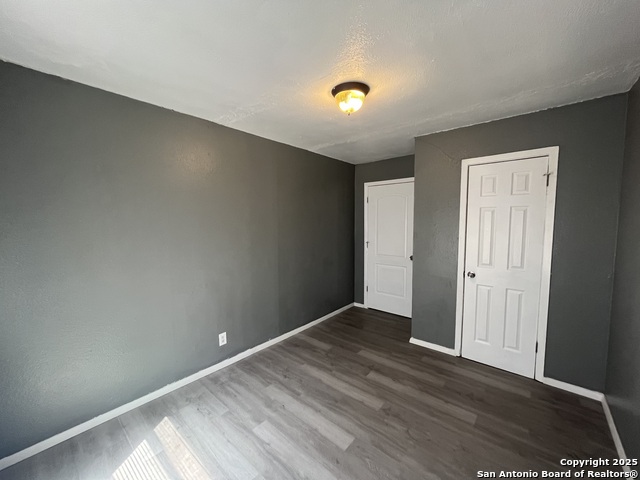 Image 18 of 20 For 2513 Quintana Rd.  6