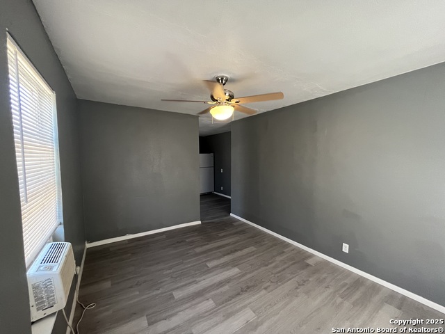 Image 5 of 20 For 2513 Quintana Rd.  6