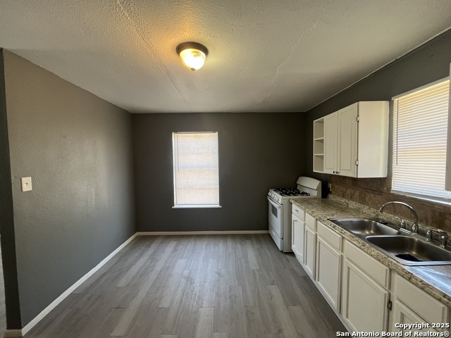 Image 8 of 20 For 2513 Quintana Rd.  6