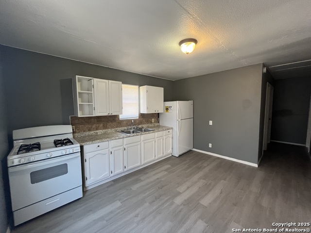 Image 9 of 20 For 2513 Quintana Rd.  6