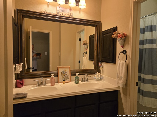 Listing photo id 16 for 13707 Palatine