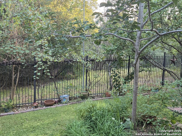 Listing photo id 20 for 13707 Palatine