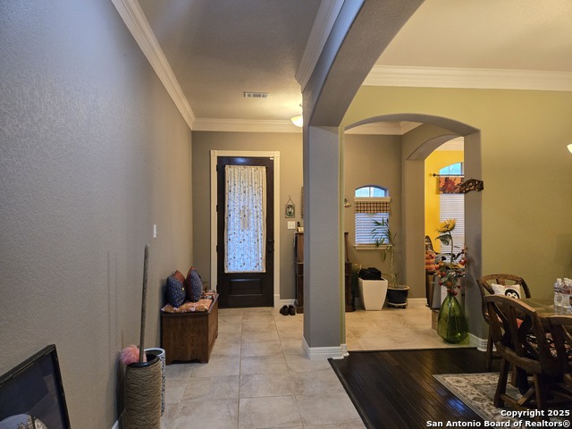 Listing photo id 1 for 13707 Palatine