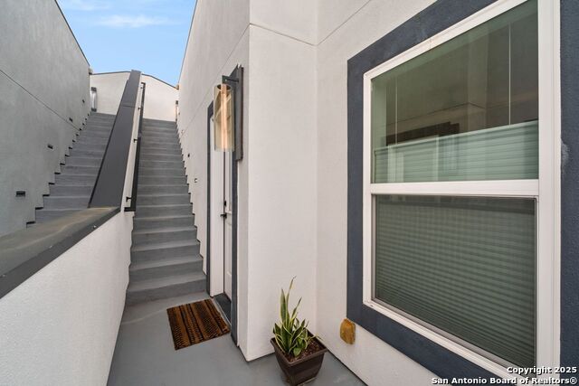 Image 27 of 31 For 719 Eleanor Ave Unit 102  102