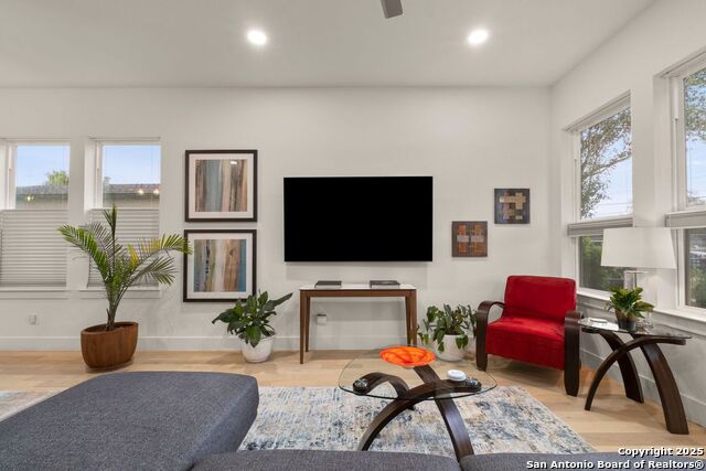 Image 6 of 31 For 719 Eleanor Ave Unit 102  102