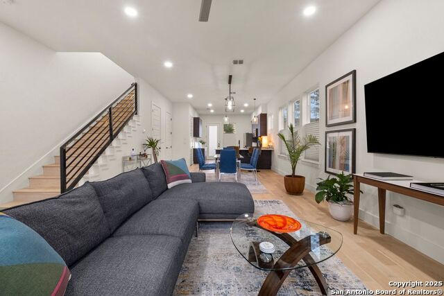 Image 7 of 31 For 719 Eleanor Ave Unit 102  102