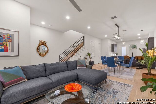 Image 8 of 31 For 719 Eleanor Ave Unit 102  102