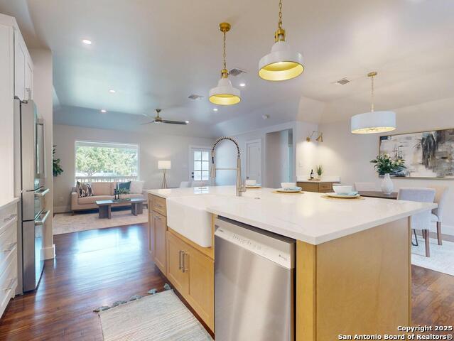 Image 11 of 37 For 130 Larchmont