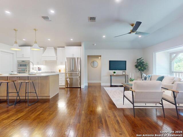 Image 14 of 37 For 130 Larchmont