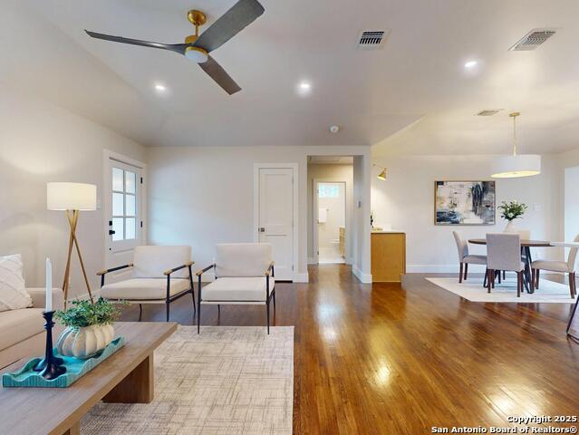 Image 22 of 37 For 130 Larchmont