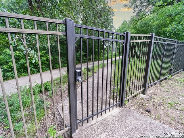 Image 19 of 27 For 13130 Blanco Rd  306