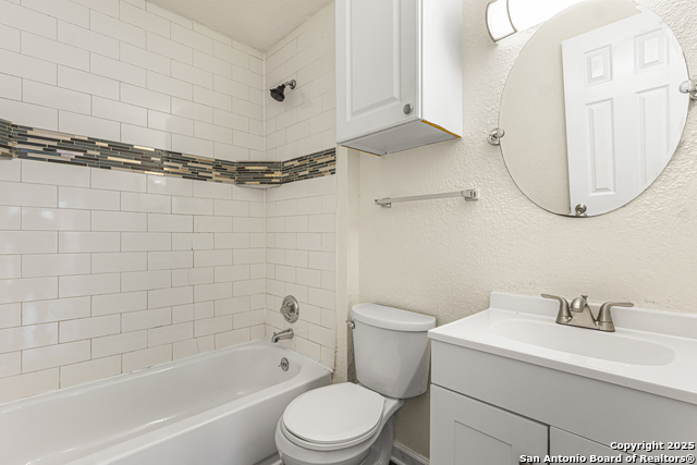 Image 14 of 19 For 7809 Hollow Oak