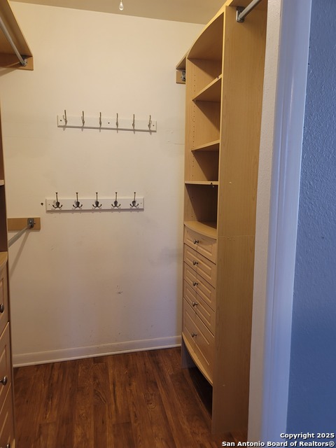 Image 18 of 38 For 5711 Prentiss