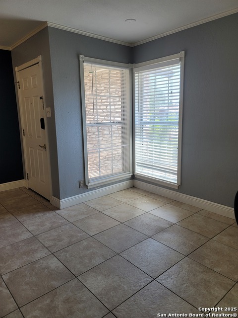 Image 4 of 38 For 5711 Prentiss