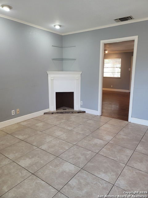 Image 5 of 38 For 5711 Prentiss