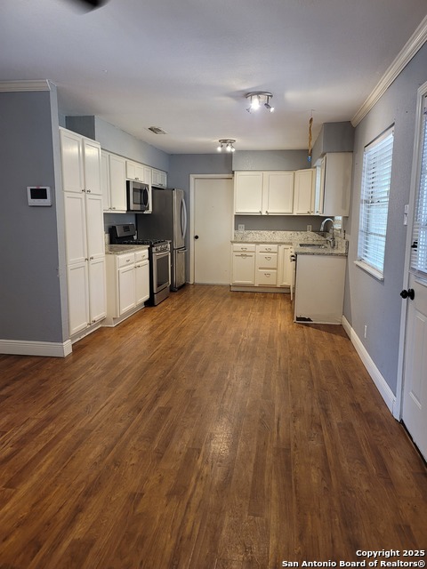 Image 7 of 38 For 5711 Prentiss