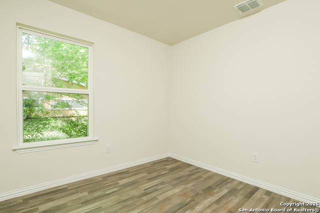 Image 13 of 21 For 239 Ferris