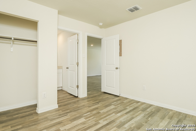 Image 14 of 21 For 239 Ferris