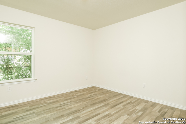 Image 16 of 21 For 239 Ferris