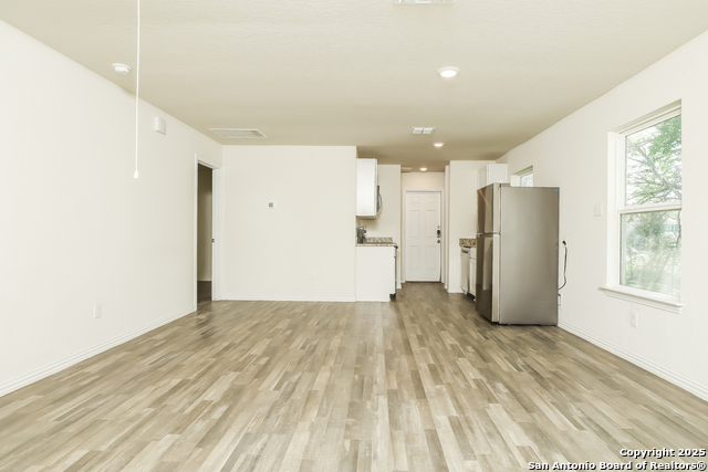 Image 9 of 21 For 239 Ferris