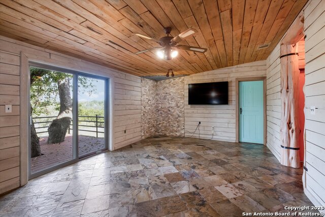 Image 15 of 30 For 550 Caliche  