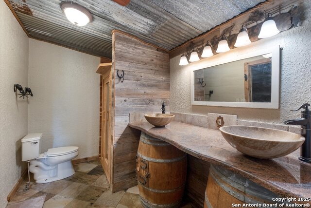 Image 19 of 30 For 550 Caliche  