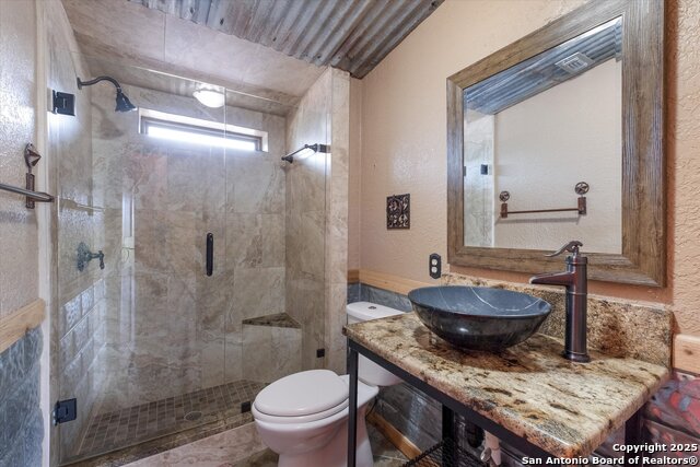 Image 21 of 30 For 550 Caliche  