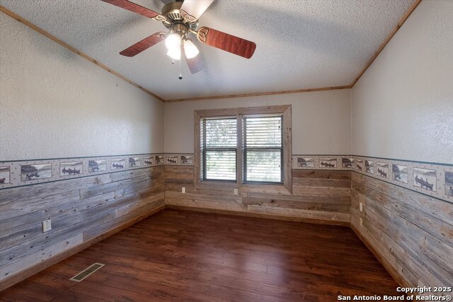 Image 23 of 30 For 550 Caliche  