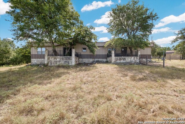 Image 26 of 30 For 550 Caliche  