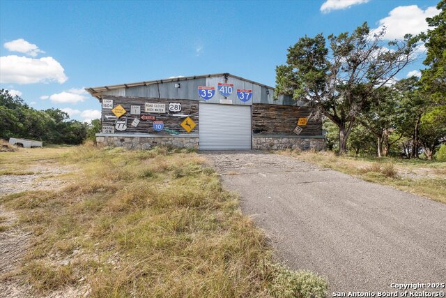 Image 27 of 30 For 550 Caliche  