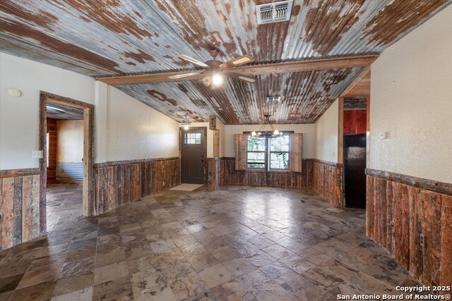 Image 9 of 30 For 550 Caliche  