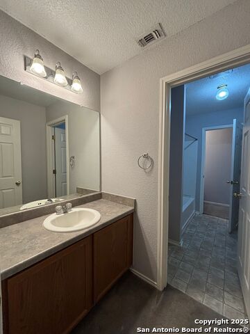 Image 14 of 15 For 1006 Avocet