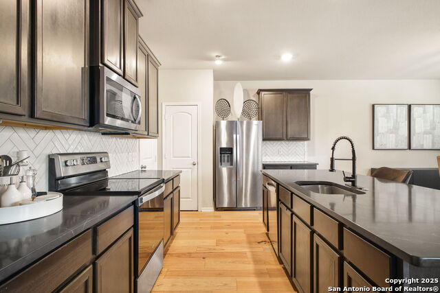 Image 16 of 30 For 9335 Nubuck