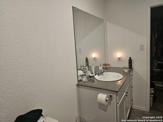 Image 20 of 40 For 4520 Azure  