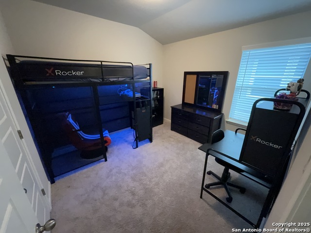 Listing photo id 8 for 29319 Frontier Way