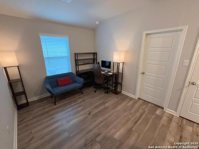 Listing photo id 11 for 29319 Frontier Way