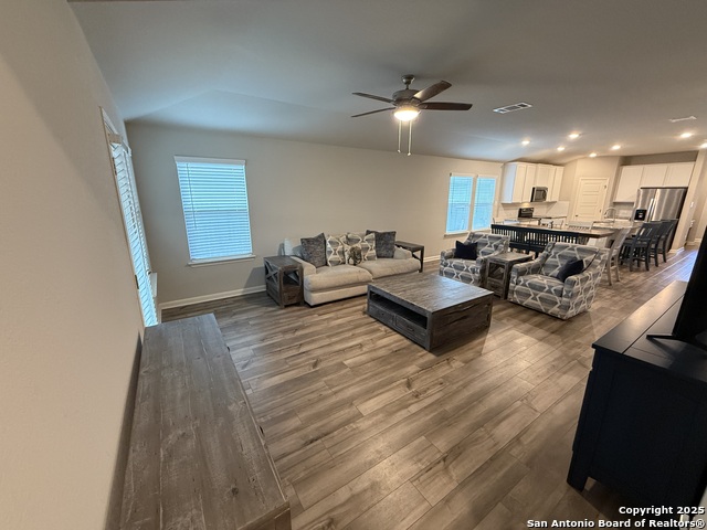 Listing photo id 3 for 29319 Frontier Way