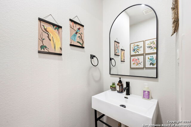 Image 11 of 23 For 21707 Cahill Oaks