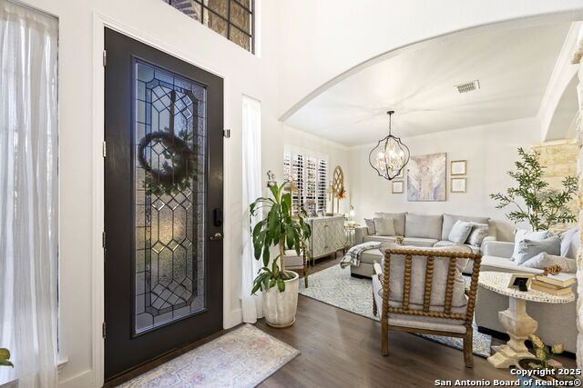 Image 4 of 23 For 21707 Cahill Oaks