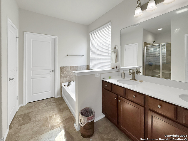 Listing photo id 12 for 13911 Persimmon Cv