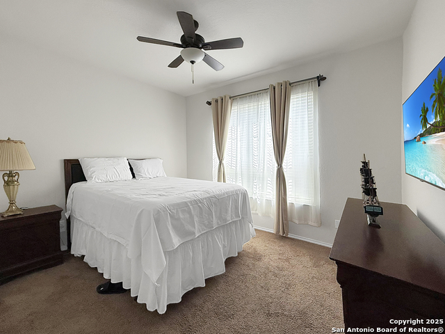 Listing photo id 1 for 13911 Persimmon Cv
