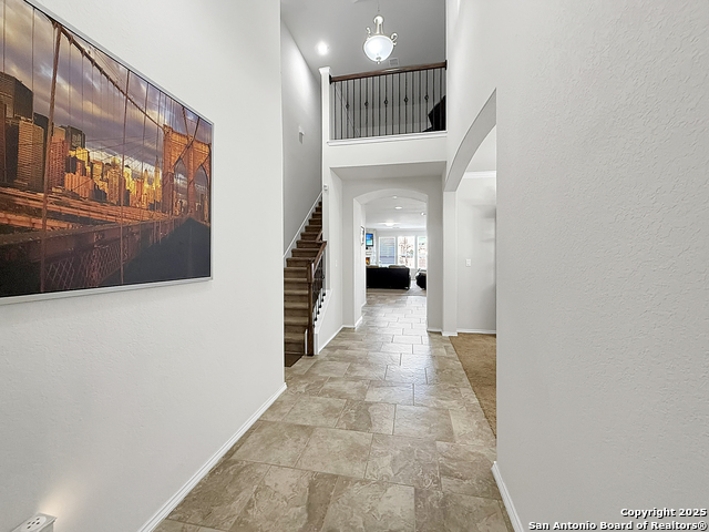 Listing photo id 2 for 13911 Persimmon Cv