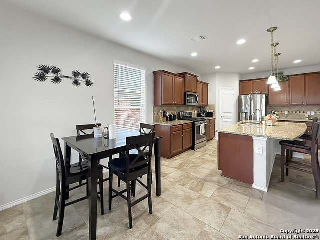 Listing photo id 6 for 13911 Persimmon Cv